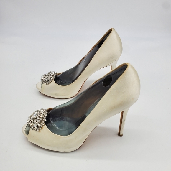 Badgley Shoes Women 9M Mischka Jeannie Ivory Satin Evening Platform Bridal Pumps - Picture 6 of 11